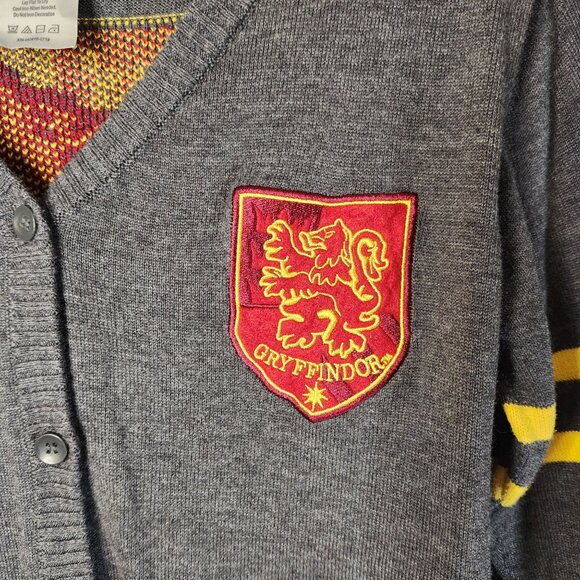 Harry Potter Cardigan Womens L Gray Varsity Gryffindor Embroidered Patch Button - Picture 3 of 7